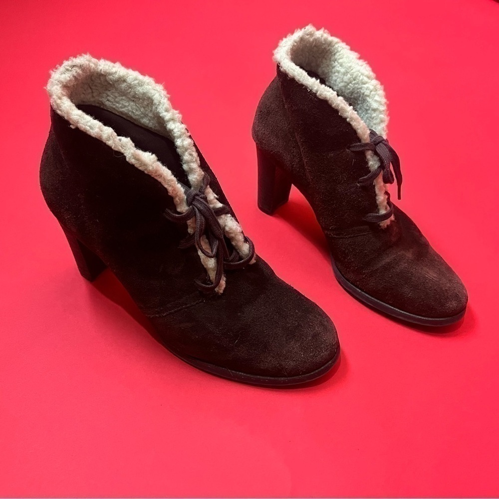 Brown fuzzy boots  🤎🤍​​​​​​​​​​​​​​​​​​​​​​​